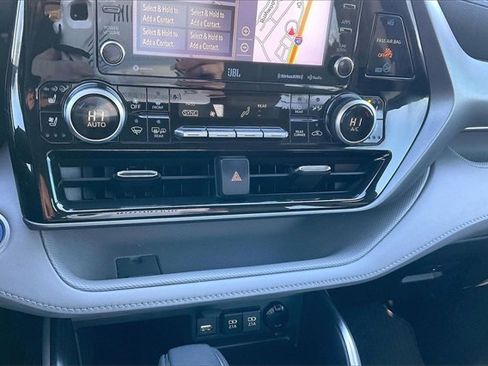 Used 2021 Toyota Highlander Limited image 33