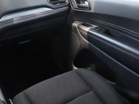 Used 2025 Dodge Durango GT RWD image 12