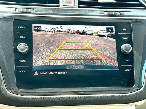 Used 2024 Volkswagen Tiguan SE R-Line w/ MDO Package, Three-Row FWD image 34