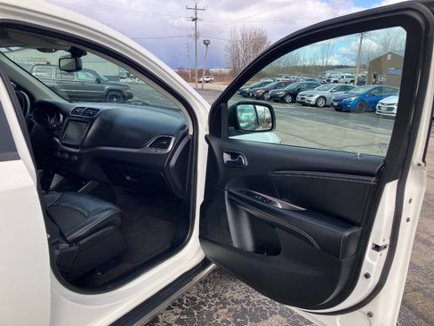 Used 2018 Dodge Journey Crossroad w/ Popular Equipment Group image 13