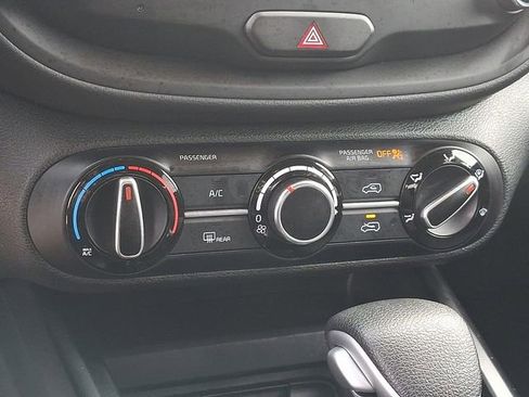 Used 2025 Kia Soul LX w/ LX Technology Package image 16