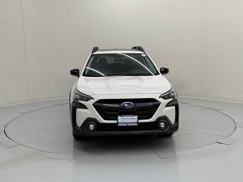 Certified 2025 Subaru Outback Premium image 8