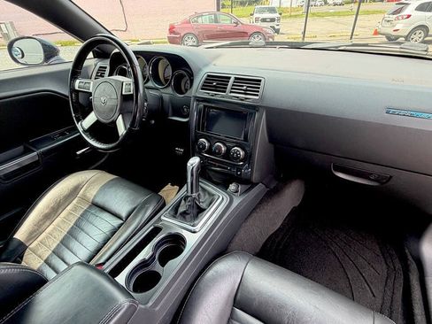 Used 2010 Dodge Challenger R/T RWD image 10