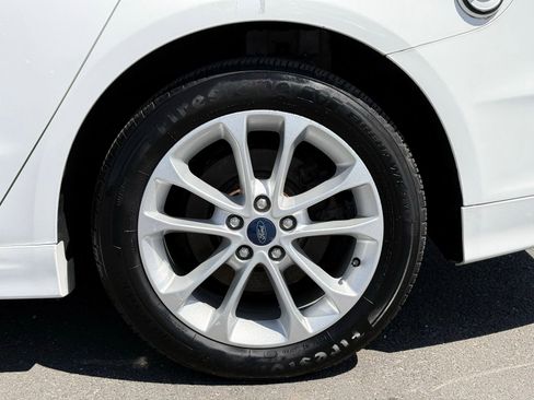 Used 2018 Ford Fusion SE w/ Equipment Group 602A FWD image 10