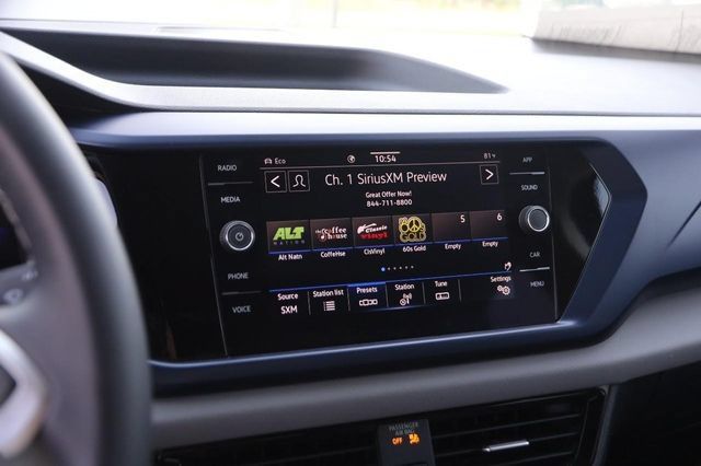 Certified 2023 Volkswagen Taos SE AWD/4WD image 14