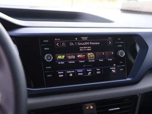 Certified 2023 Volkswagen Taos SE AWD/4WD image 14