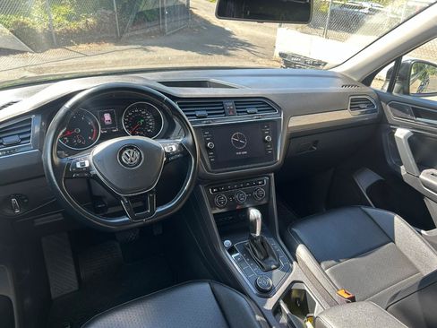 Used 2019 Volkswagen Tiguan SE AWD/4WD image 14