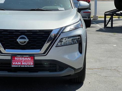 Used 2023 Nissan Rogue SV FWD image 13