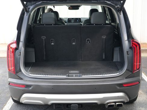 Used 2020 Kia Telluride SX w/ Towing Package FWD image 9