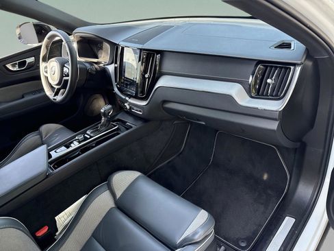 Used 2020 Volvo XC60 T5 R-Design w/ Protection Package Premier FWD image 19