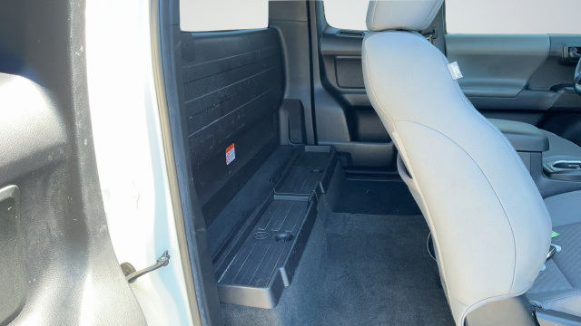 Used 2022 Toyota Tacoma SR RWD image 21