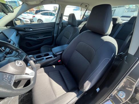 Used 2025 Nissan Altima 2.5 SV image 27