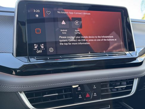 Used 2025 Volkswagen Atlas Peak Edition SE image 25