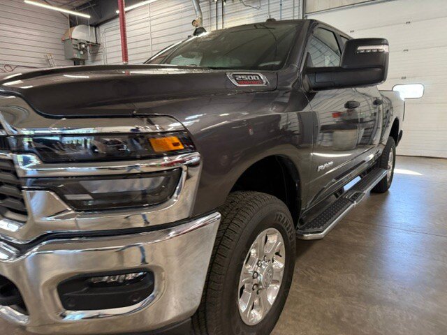 Used 2025 RAM 2500 Big Horn AWD/4WD image 39