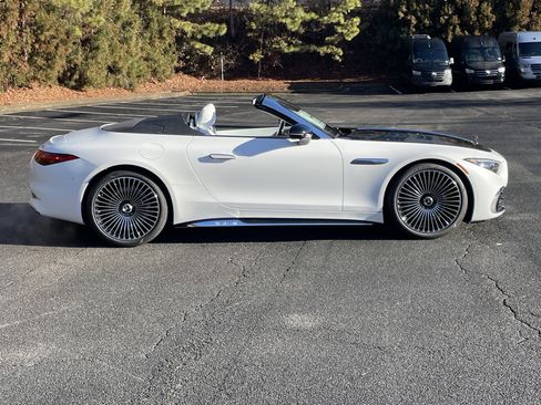 New 2026 Mercedes-Benz Maybach SL 680 image 9