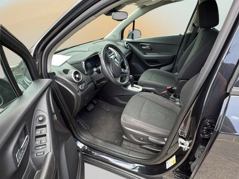 Used 2016 Chevrolet Trax LS FWD image 17