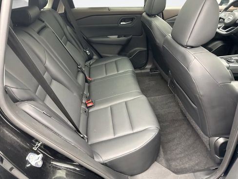 Used 2023 Nissan Rogue SV w/ SV Premium Package image 18