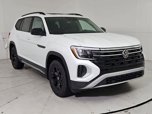 New 2026 Volkswagen Atlas Peak Edition AWD/4WD image 8