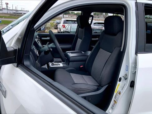 Used 2015 Toyota Tundra SR5 w/ SR5 Upgrade Package image 8