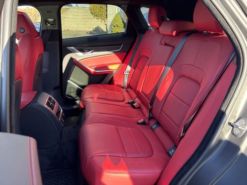 Used 2026 Jaguar F-PACE R-Dynamic S image 19