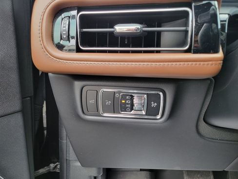 Certified 2023 Lincoln Aviator Reserve w/ Equipment Group 201A image 45