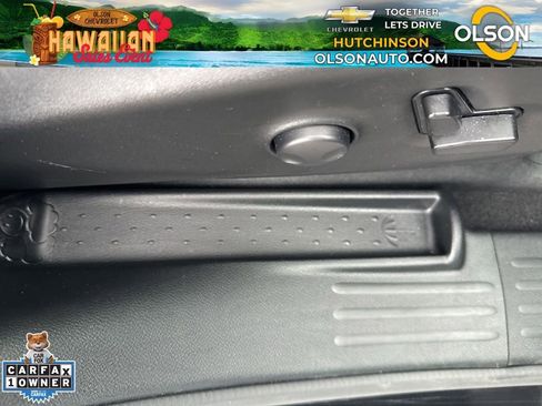 Used 2025 Chrysler Pacifica Limited image 42