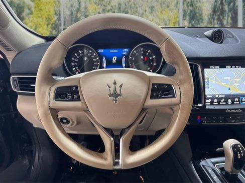Used 2018 Maserati Levante AWD/4WD image 18