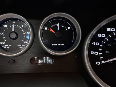 Used 2005 Ford GT RWD image 25