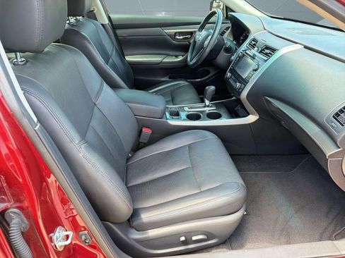 Used 2015 Nissan Altima 2.5 SL w/ Technology Package FWD image 31