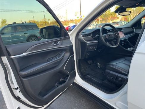 Used 2022 Jeep Grand Cherokee L Limited image 4