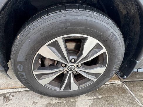 Used 2019 Nissan Murano SV image 26