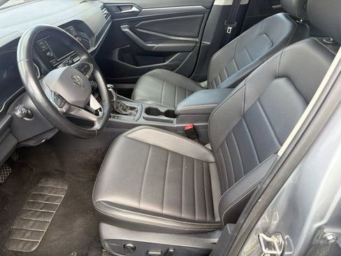 Used 2024 Volkswagen Jetta SE FWD image 15