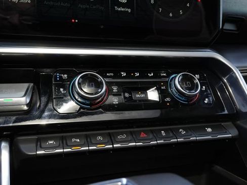 Used 2022 GMC Sierra 1500 Denali Ultimate AWD/4WD image 16