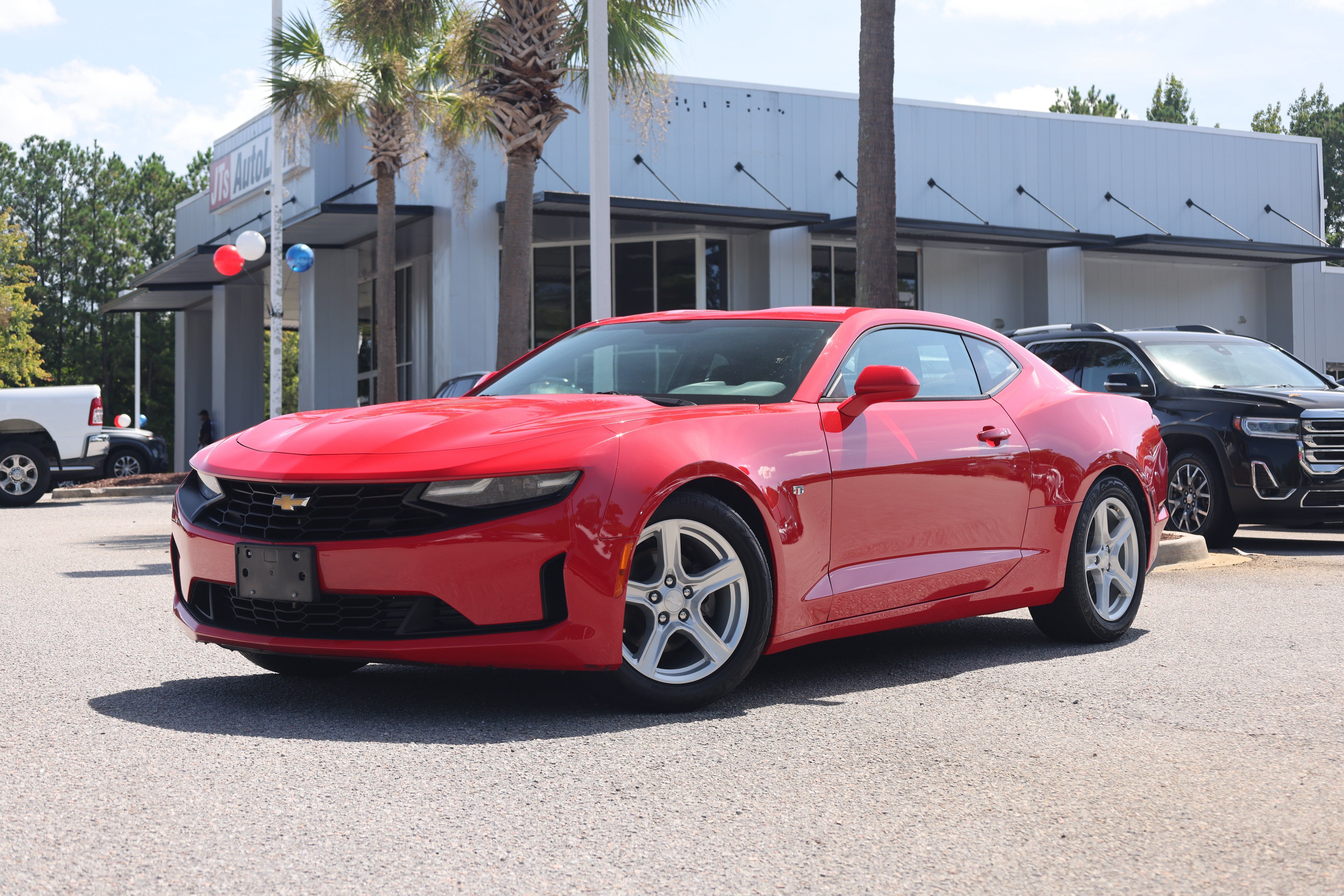 Used 2020 Chevrolet Camaro LT RWD image 1