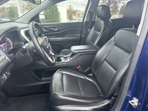 Used 2023 GMC Acadia SLT w/ Elevation Edition image 20