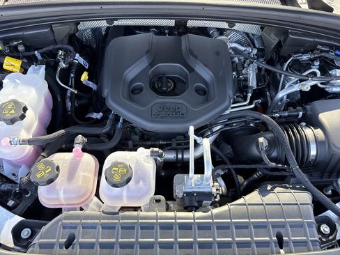 Used 2023 Jeep Grand Cherokee Trailhawk w/ Luxury Tech Group III image 36