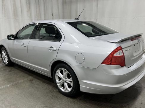 Used 2012 Ford Fusion SE image 2