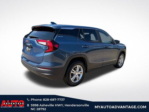 Used 2024 GMC Terrain SLE FWD image 3