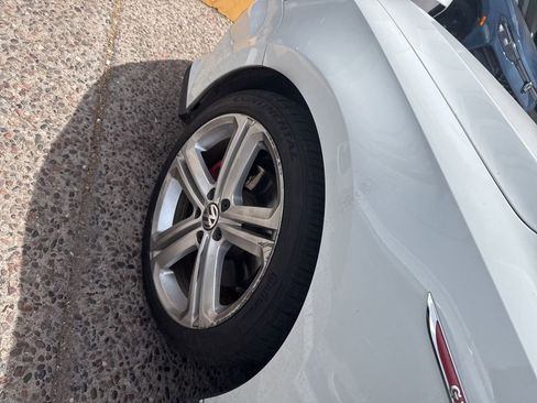 Used 2017 Volkswagen Jetta GLI image 6