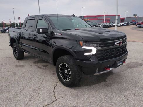 Used 2024 Chevrolet Silverado 1500 ZR2 w/ Technology Package AWD/4WD image 2