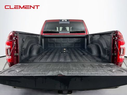 Used 2022 RAM 3500 Laramie AWD/4WD image 9