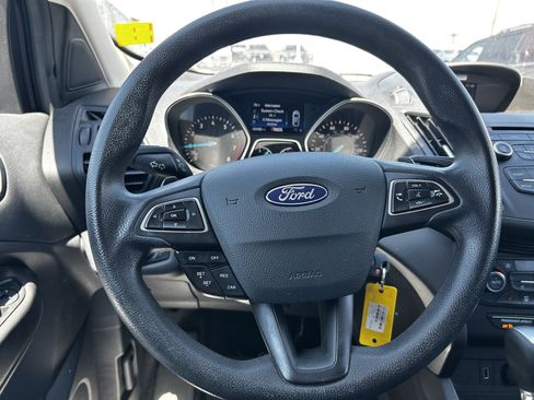 Used 2017 Ford Escape SE w/ SE Cold Weather Package AWD/4WD image 17