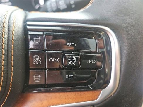 Used 2022 Jeep Grand Wagoneer Series III w/ Rear Seat Video Group 1 image 11