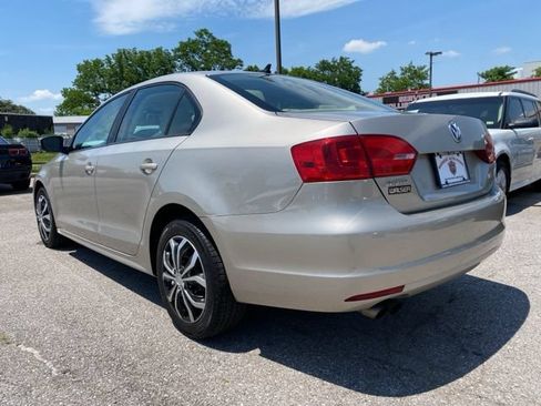 Used 2014 Volkswagen Jetta SE FWD image 4