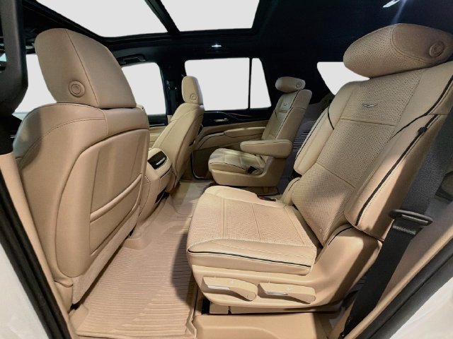 Certified 2024 Cadillac Escalade Premium Luxury AWD/4WD image 21