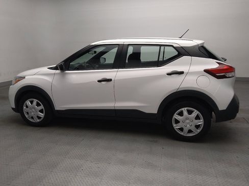 Used 2020 Nissan Kicks S FWD image 3