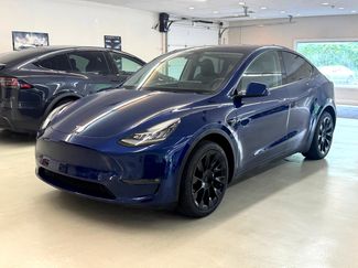 Used 2022 Tesla Model Y Long Range image 1