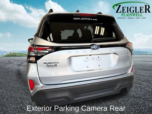 Used 2025 Subaru Forester Premium AWD/4WD image 4