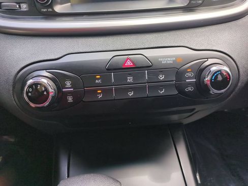 Used 2019 Kia Sorento L FWD image 21