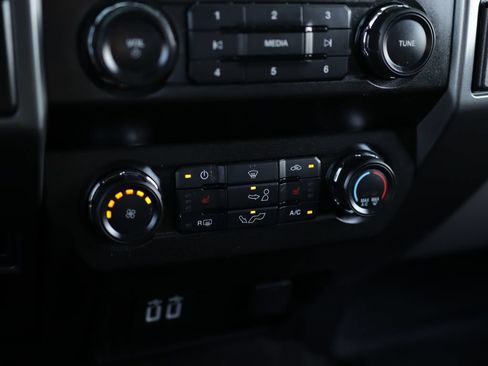 Used 2019 Ford F150 XLT w/ Equipment Group 302A Luxury AWD/4WD image 17